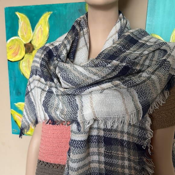 Women’s scarf - Picture 4 of 5